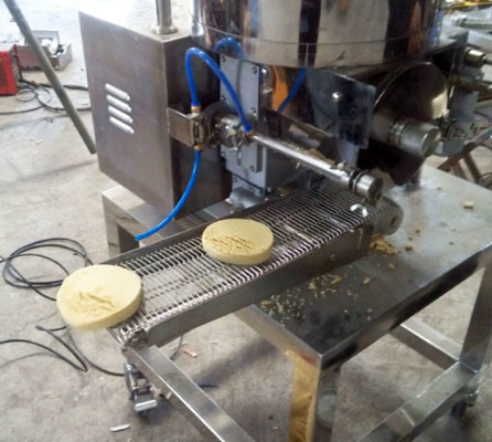 Небольшой бургер цыпленка 2100PCS/H машины Patty бургера коммерчески делая машину